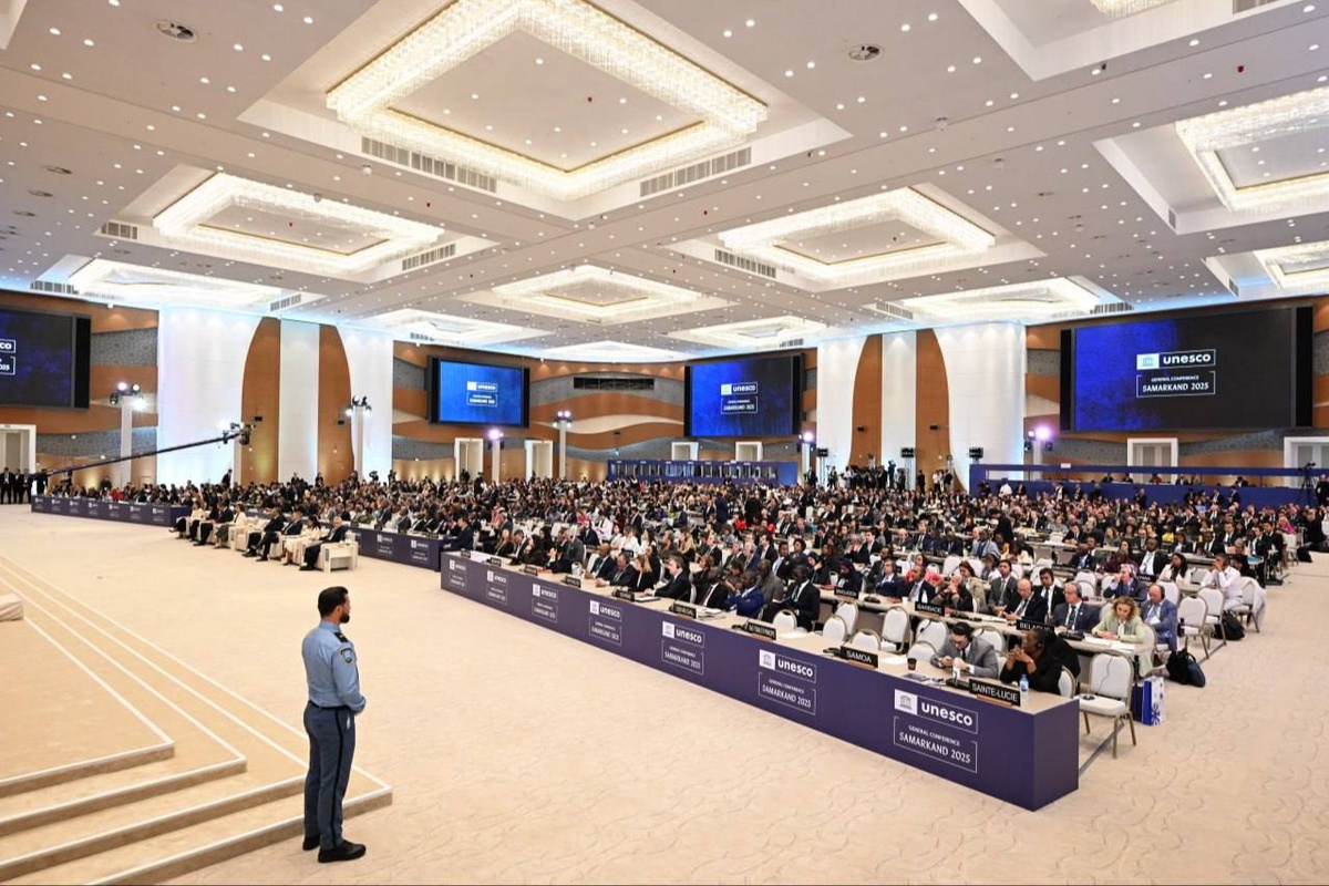 Жеке секс бейнелері әсіресе тартымды Мас ұйықтап жатқан порно видео