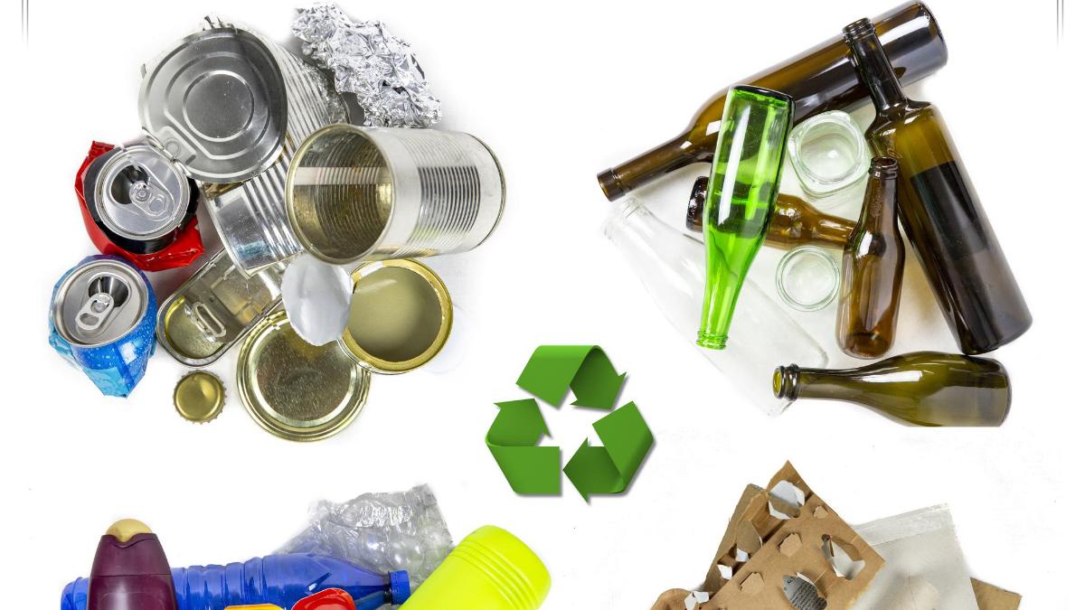 Boyinbogli juda qisqa koylak Ular navbatma-navbat ruscha ichkariga kirishadi