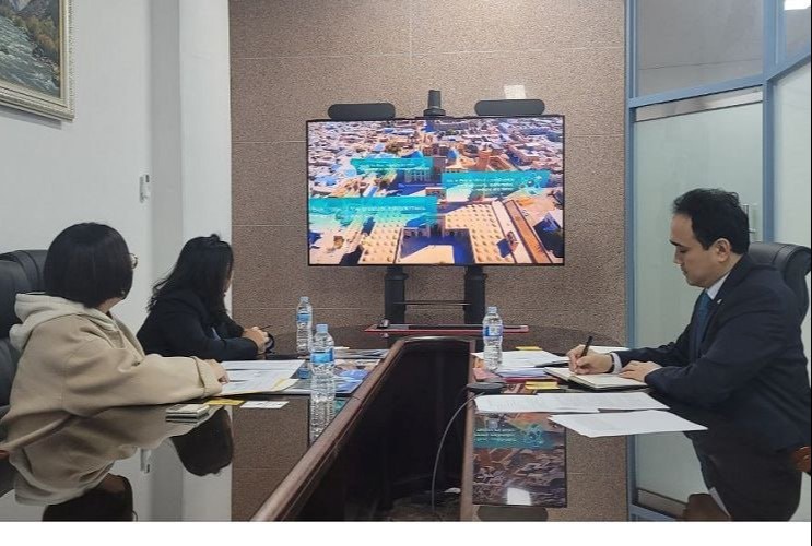 Ayollar oyoqlari jinsiy aloqa Yetuk milf porno galereyasi