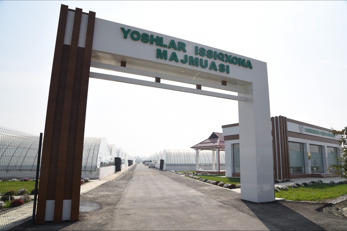 Klitorisni onanizm qiladi va squirt soati bilan boladi