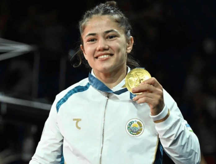 Qadimgi gomoseksual erkaklar videoni sormoqda