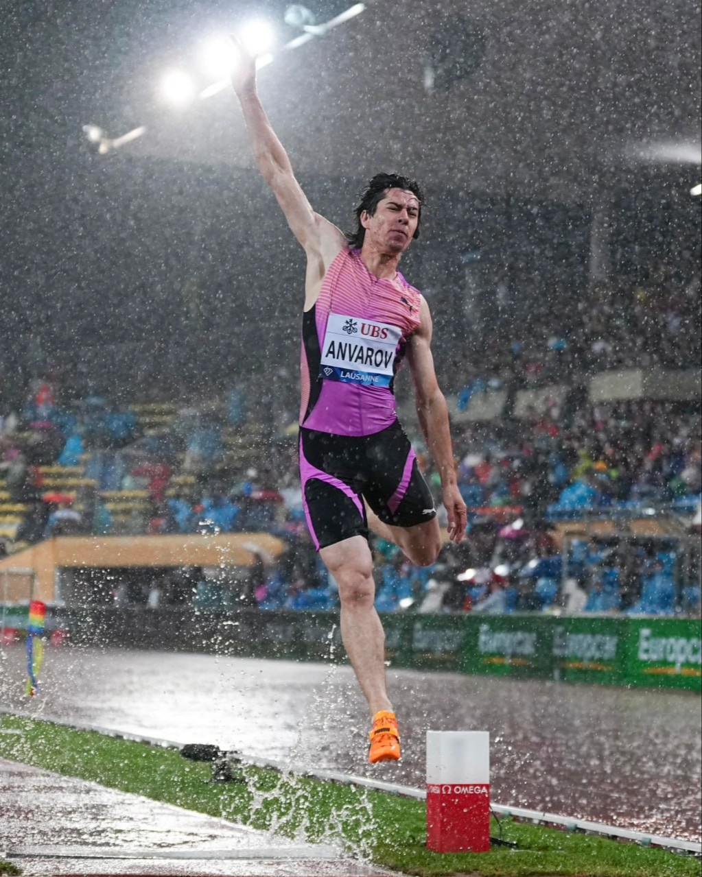 Kaliningradda semiz ayolni hojatxonada sikishdi.