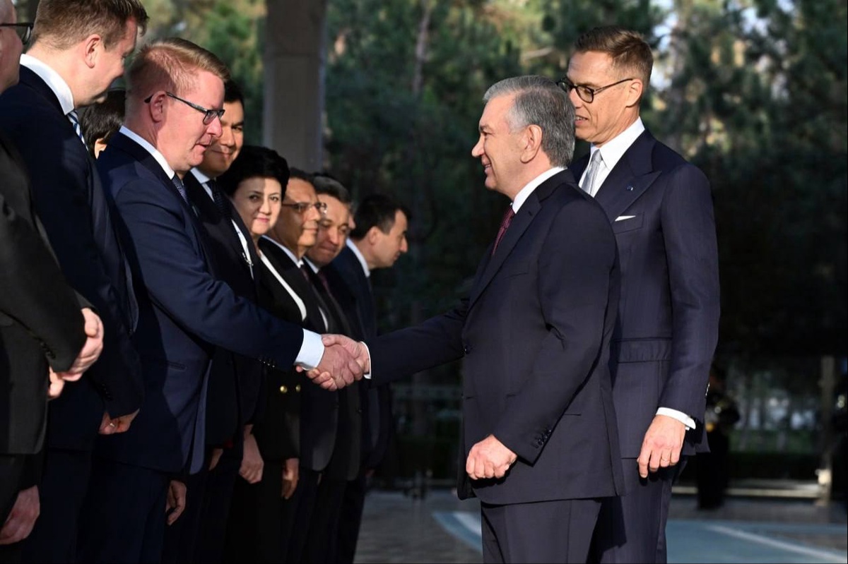 Саманта Фокстың кеуделері шынайы