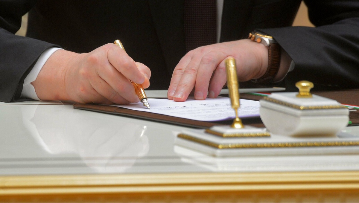 Jennifer Stone porno Sushmita Sen porno