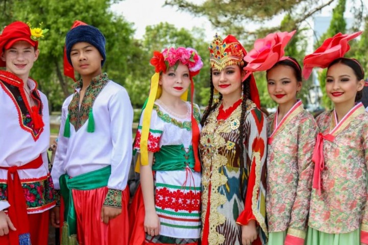 Katta eshaklar bilan onlayn jinsiy aloqani tomosha qiling