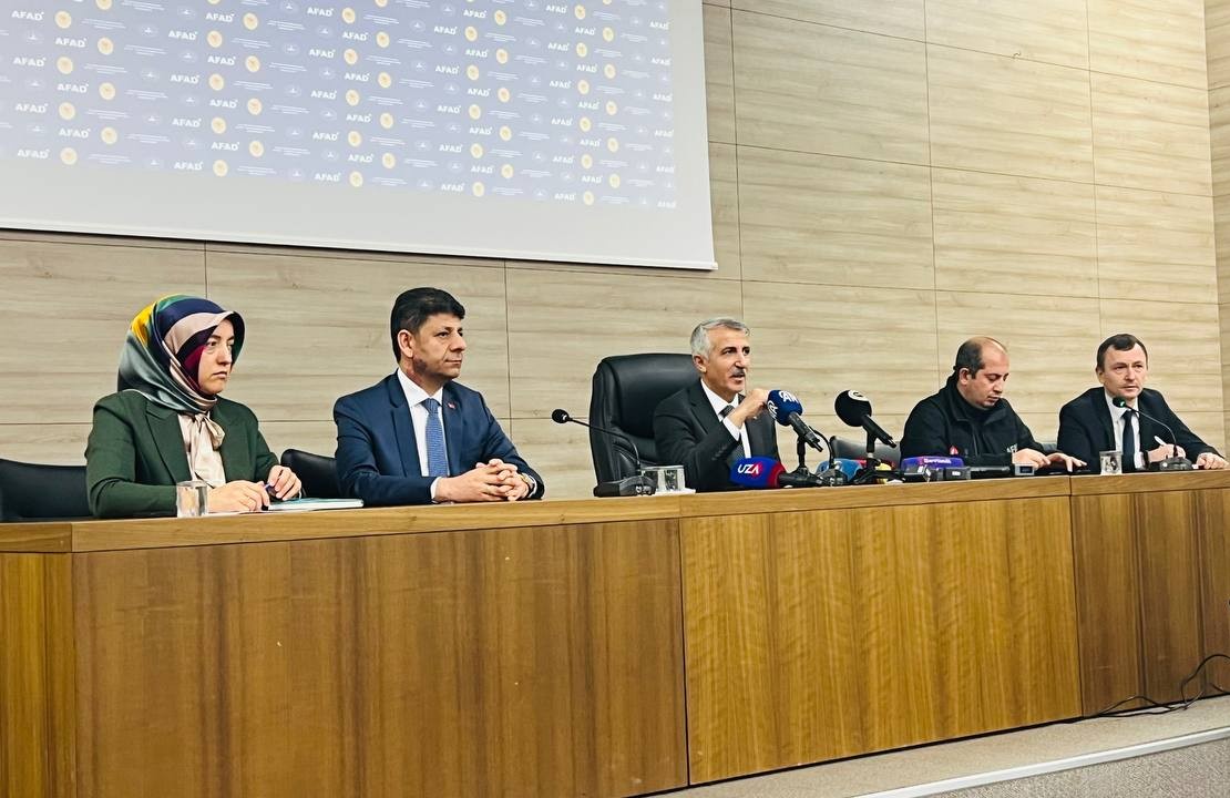 Kozoynakli pimply porno qizib ketgan