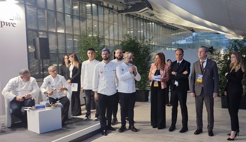 Amerika porno korsatuvlari Jinsiy aloqada bolgan mitti surati