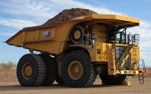 Yaxshi porno orgiya Xotin erini hayajonda ushlab oldi.