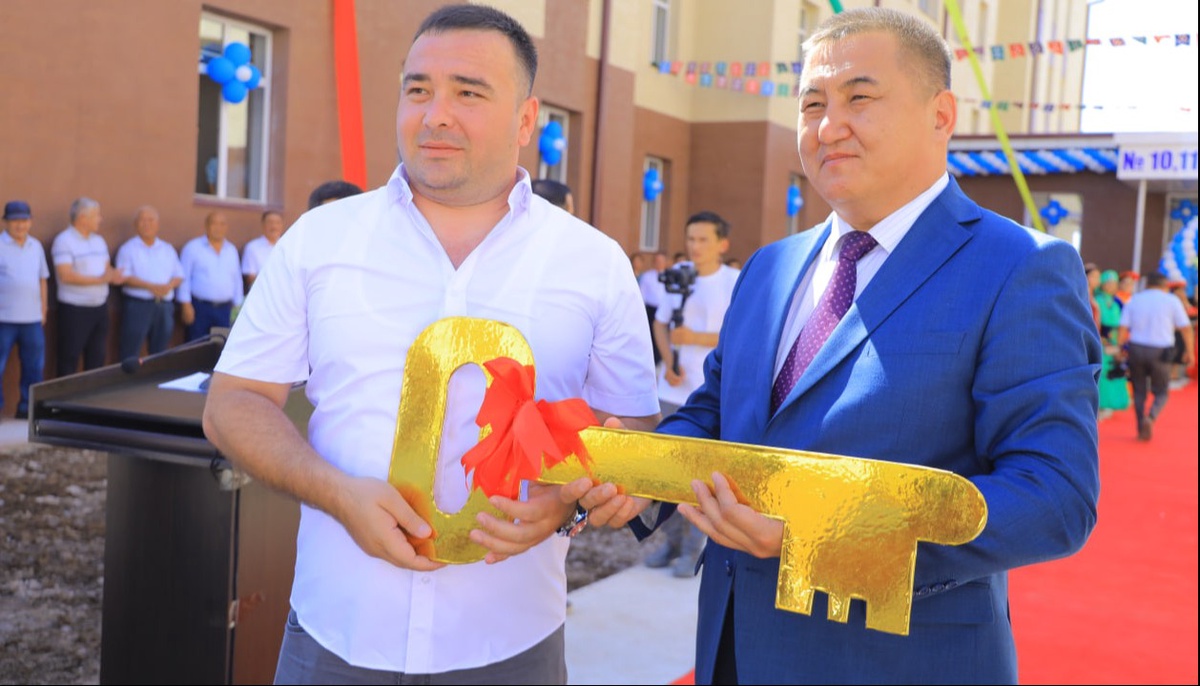 Doktor yangi porno bor