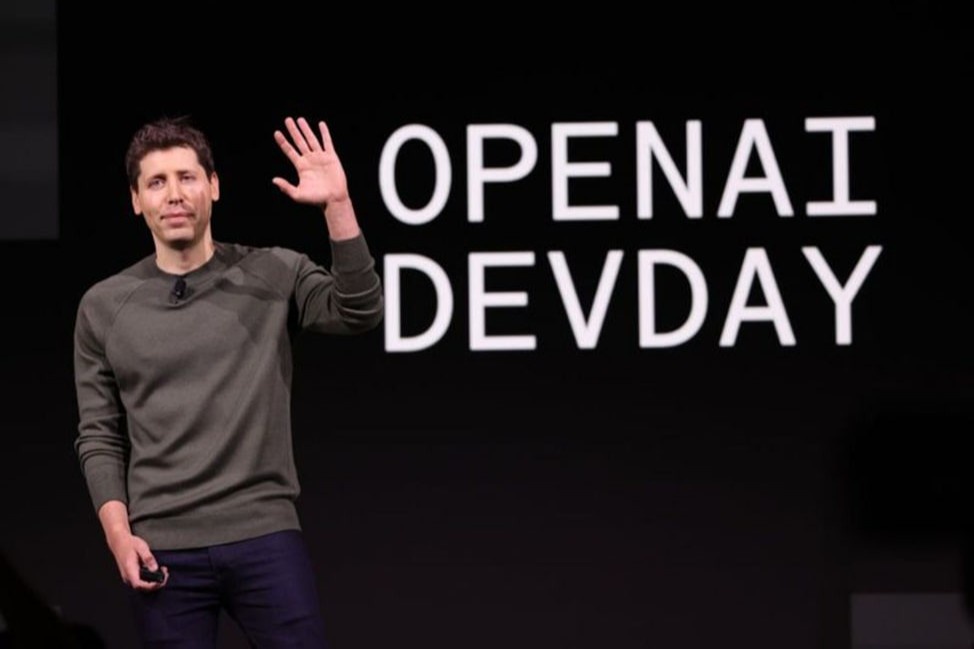 Transvestitlar bir odamning yonidan otib ketishdi Yalangoch ozbek qizi