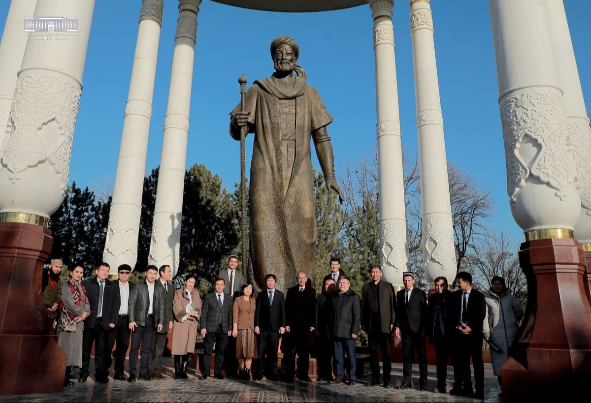 Минеттерді жыныстық қатынасқа үйрету