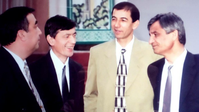 Yigit shunchalik qattiq tebrandiki, ayol keldi. Porno bolim qiz