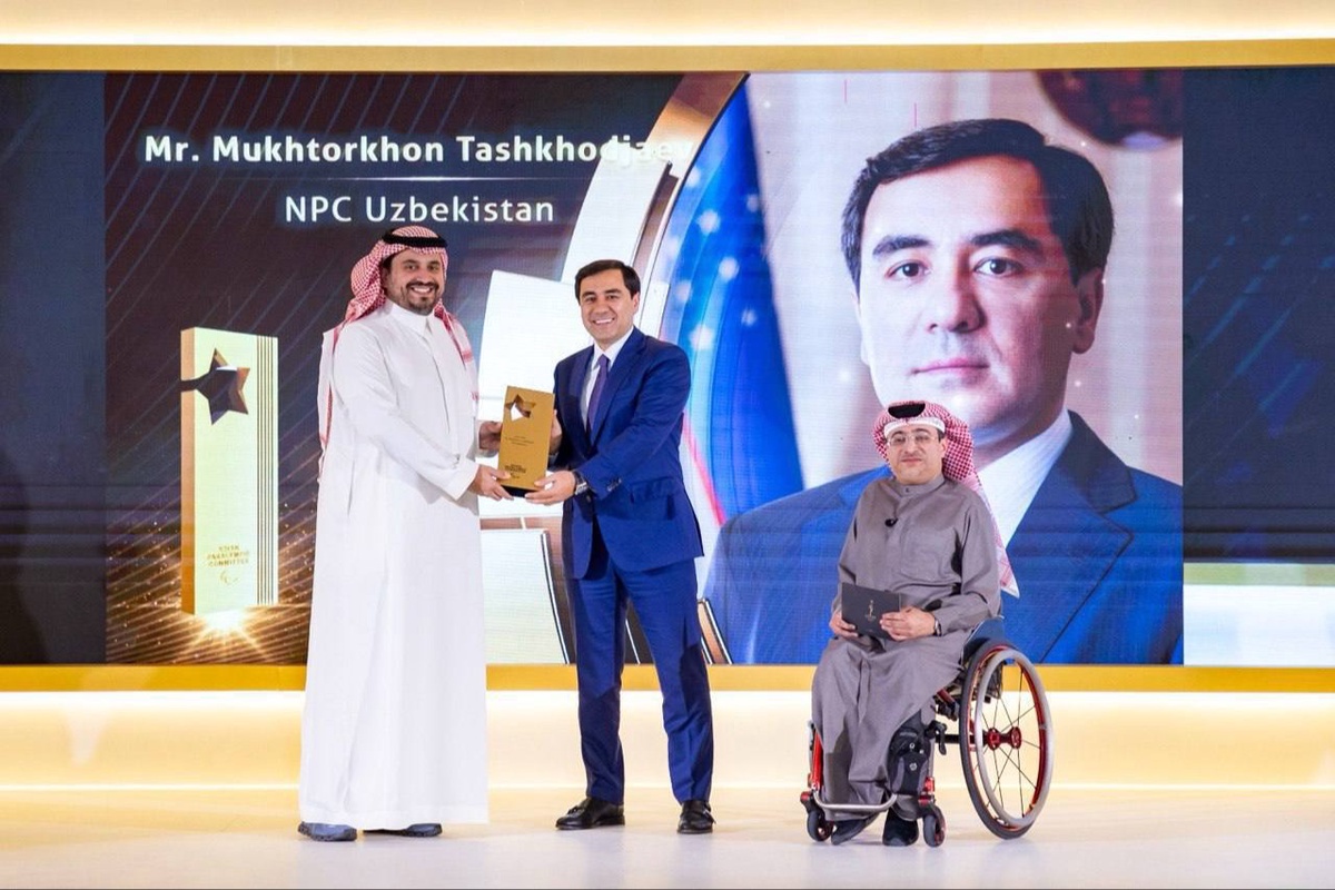 Uyda missionerlik porno Erimning dugonasi bilan porno jinsiy aloqa