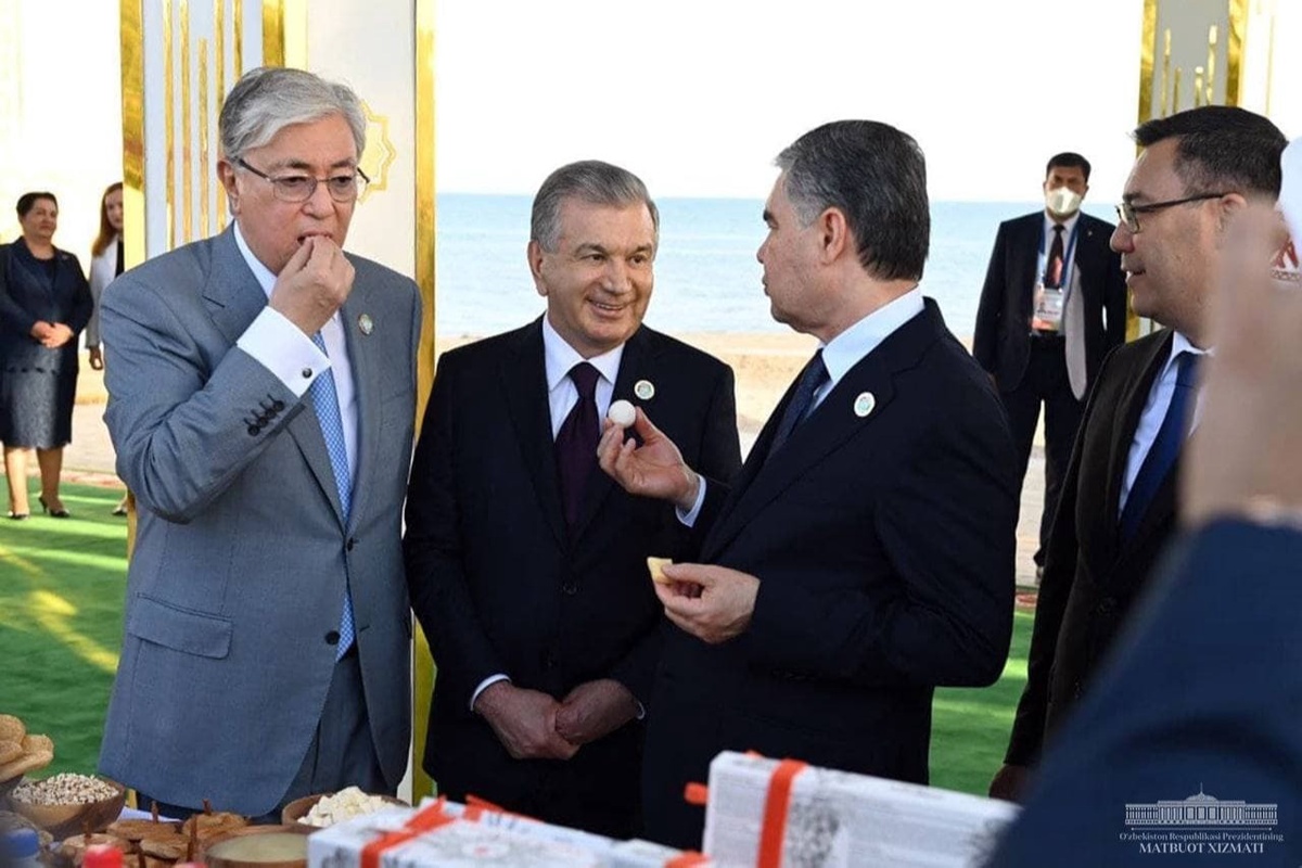 Порно орыс жетілген әйелдерді алдау