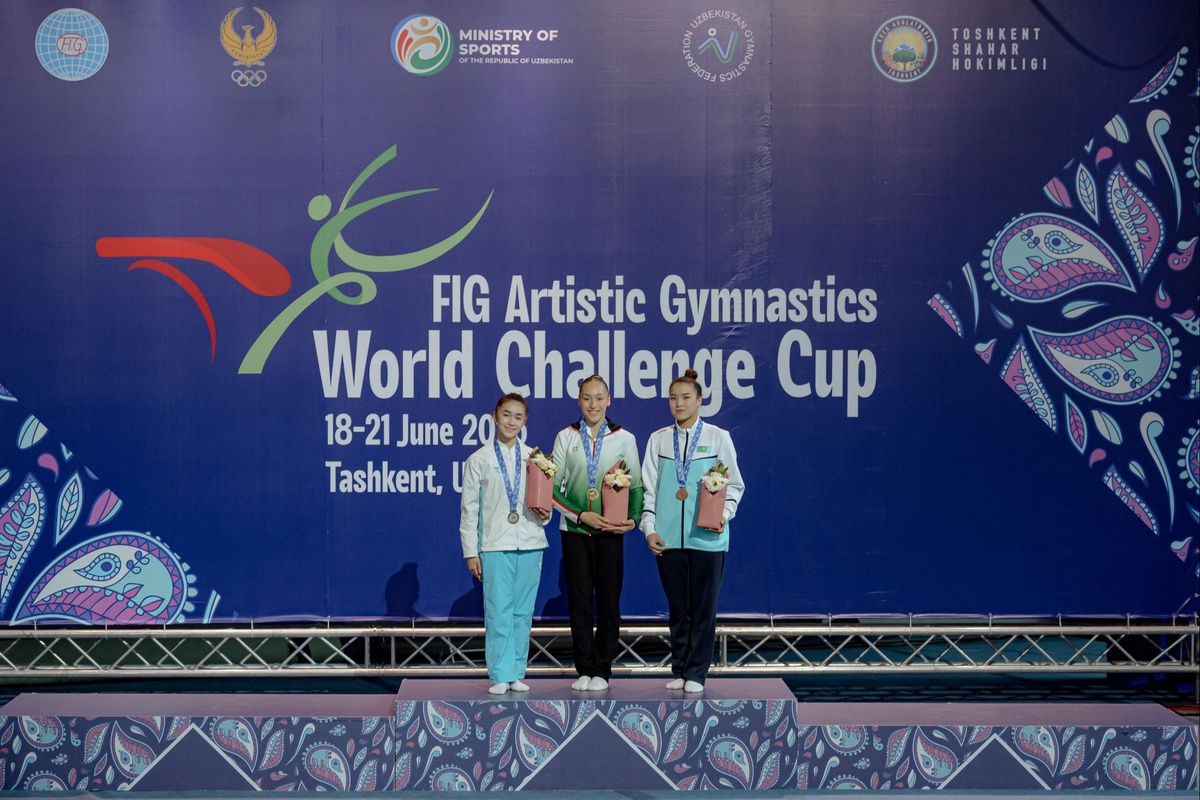 Ozbek bokira qizining seks videosi