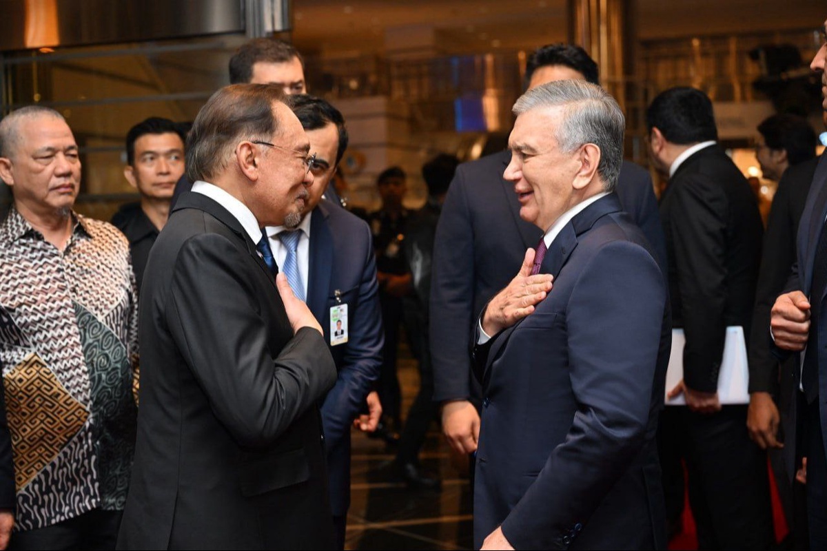 Katta ayol klitori porno onlayn 11 yoshli qiz 20 erkak bilan jinsiy aloqada boladi.