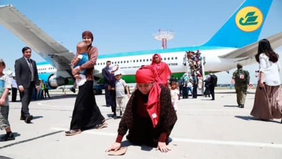 Anita Dark porno videoda