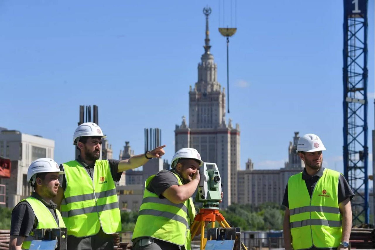 Срок действия трудового патента для мигрантов в России могут продлить до  трех лет