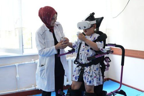 Pornoda tana sochli ayollar