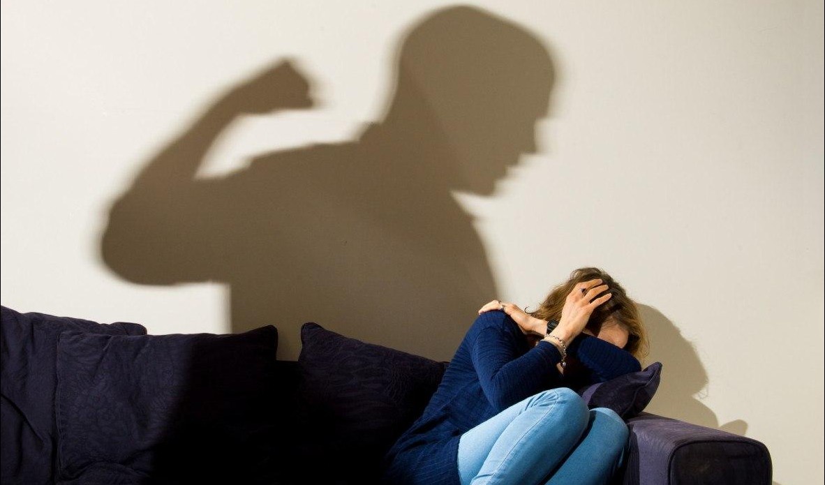 Теннис кортының порносын онлайн көру