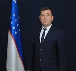 Onamning dugonasi porno tomosha qilish uchun qoldi.