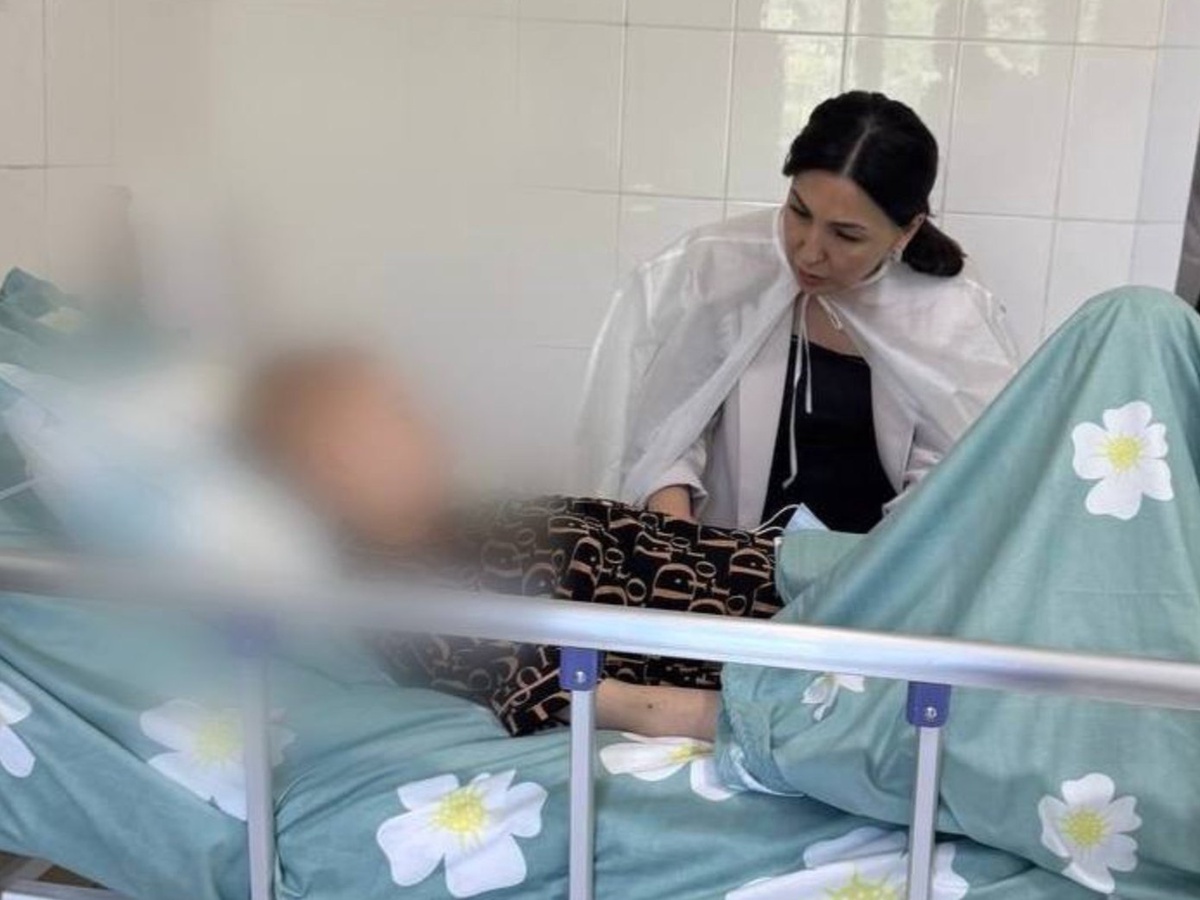 Uchta yoqimli lezbiyen qiz dostlari bir-biridan ajralishdi