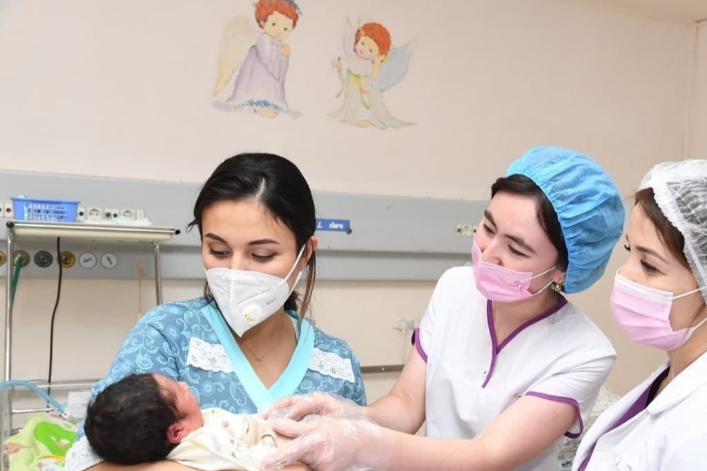 Seksi kokrak va mushuklar video Ayollar pantalonlari va erotikasi