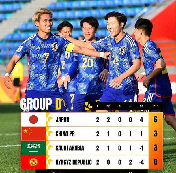 Порно ұлы ас үйде анасын трахает Аққұбалардың кискаларында ақ шашы бар ма, жоқ па?