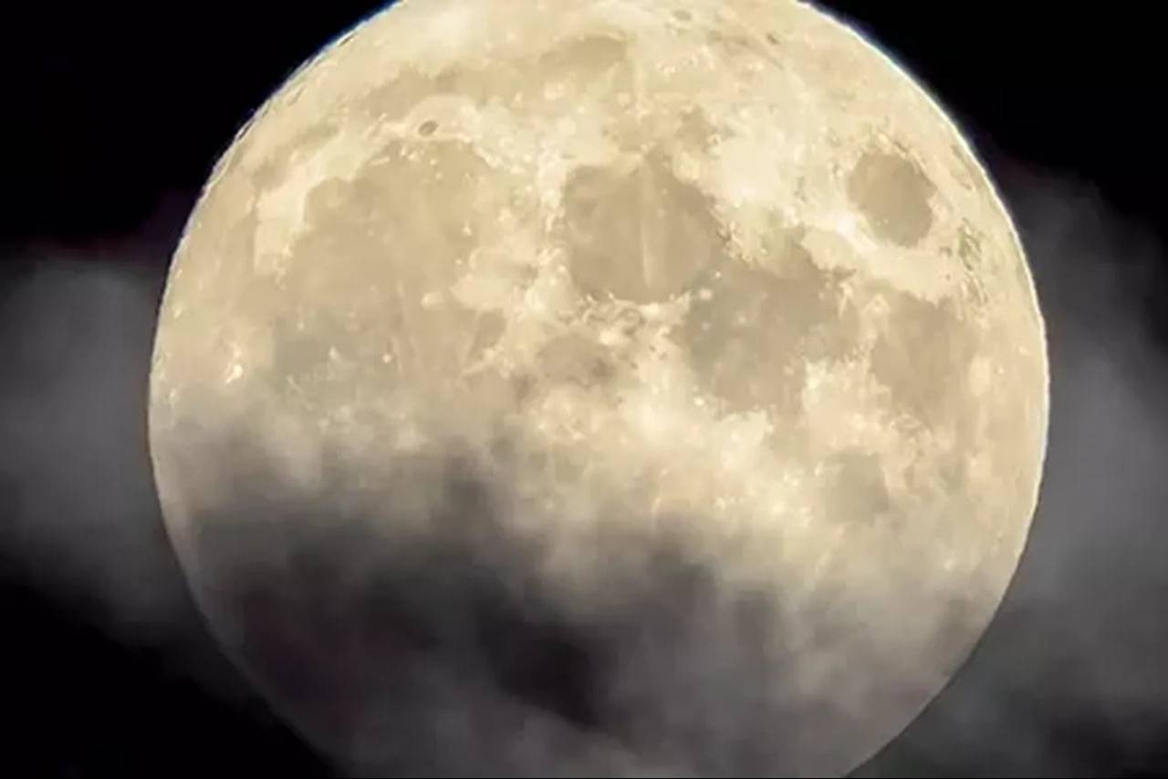 Лунная пыль: от научных опасений до космических перспектив