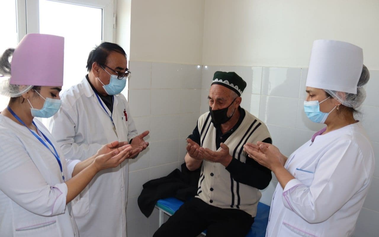 Вакцинация в Узбекистане. Медики Узбекистана. Эмлаш хонаси. Эмлаш фото. Demo emlash