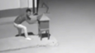 Хоразмда зиёратгоҳга тегишли бўлган эҳсон қутисини очмоқчи бўлган шахс ушланди