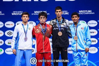 Сборная Узбекистана завоевала четыре медали на чемпионате мира по вольной борьбе U-17