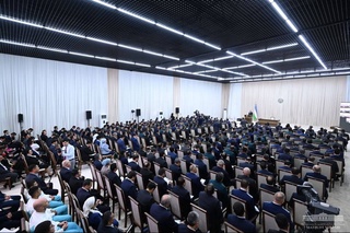 “Хонобод” чегара постидан юк ўтказиш бўйича келишувни якунлаш ва ёнида логистика марказини қуриш топширилди