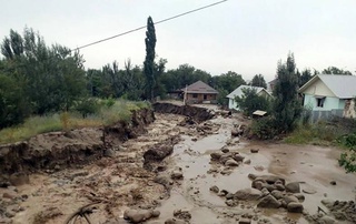 Узгидромет предупредил об опасности схода селей и паводков в горных районах