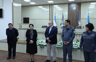 “Bilim va umid nuri”. Ayollar koloniyasiga kitob topshirish marosimi bo‘lib o‘tdi