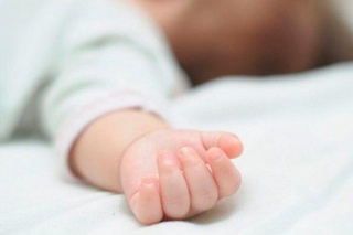 Туғуруқхонада ҳомиладор аёл тўрт эгизаги билан вафот этди