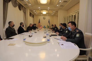 Мудофаа вазири АҚШ ҳарбий делегацияси билан учрашув ўтказди