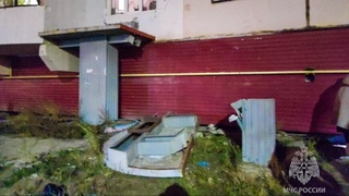 Якутскда бетон плитанинг қулаб тушиши оқибатида бир киши ҳалок бўлди, уч киши жароҳат олди