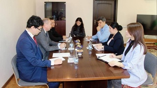 Омбудсман хорижий журналист билан учрашди