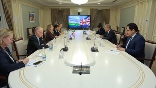 Сенатда Буюк Британия парламент делегацияси билан учрашув бўлиб ўтди