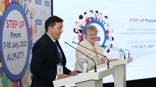 Olmaota shahrida “Shaffoflik, qulay sharoit va hamkorlik uchun birdamlik” mavzusidagi STEP UP Forumi ochildi