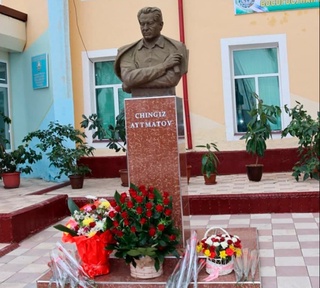 Дунё халқлари адабиёти намоёндалари ижодига эҳтиром