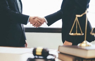 Өзбекстанда медиация институты жетилистирилмекте: келиспеўшиликлерди судқа шекем шешиўди раўажландырыў бойынша жаңа илажлар