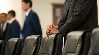 Юқори натижа кўрсатган 21 нафар ҳоким ёрдамчиси юқори лавозимларга тайинланмоқда