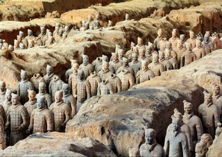 В Китае рядом с терракотовой армией обнаружили 16-тонный саркофаг с сокровищами