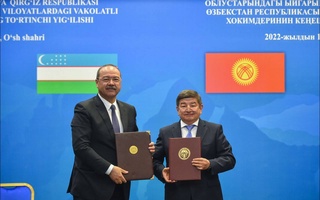 По итогам заседания глав приграничных областей Республики Узбекистан и Кыргызской Республики подписан ряд документов