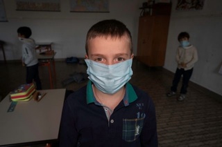 Болаларда коронавируснинг “инглизча” штамми аломатлари нималарда намоён бўлади?