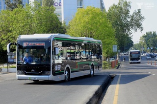 Жәмийетлик транспорт: Тығылыслықлар илажы, социаллық теңлик ҳәм модернизацияланып атырған система ҳаққында пикирлер