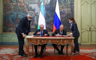 Главы МИД Узбекистана и России подписали Программу сотрудничества на 2022-2023 годы
