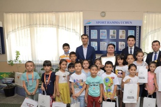 O‘zbekiston Tekbol federatsiyasi maktablarga 100 dona tekbol jihozlarini topshiradi